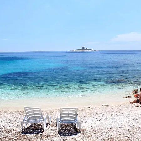 Hvar 15378a アパート フヴァル