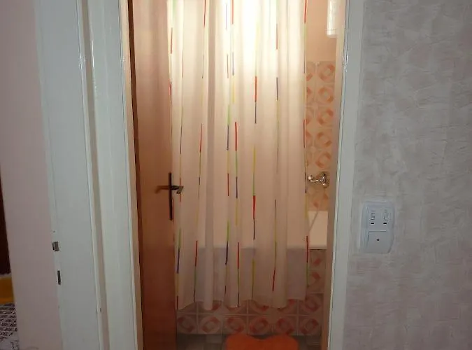 Hvar 15378a アパート *