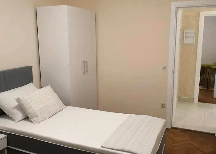 Hvar 15378a アパート *